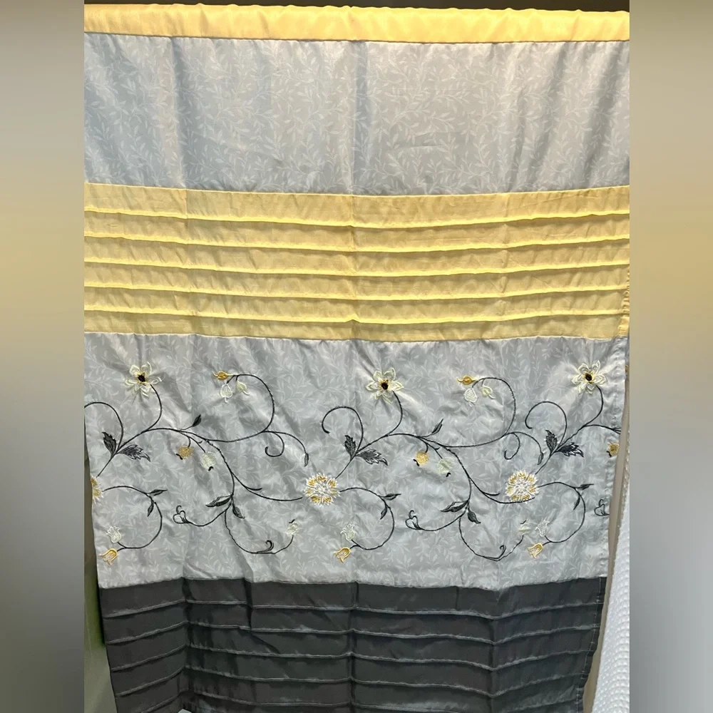 Madison Park Shimmering Yellow/Gold/White/Gray Silky Polyester Fabric beautiful